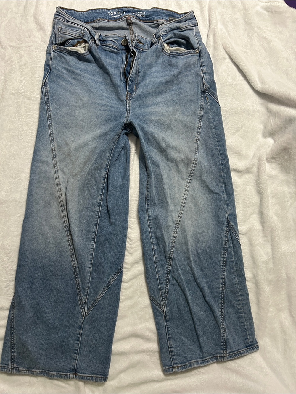 torrid faded blue wide-leg panel seam jeans